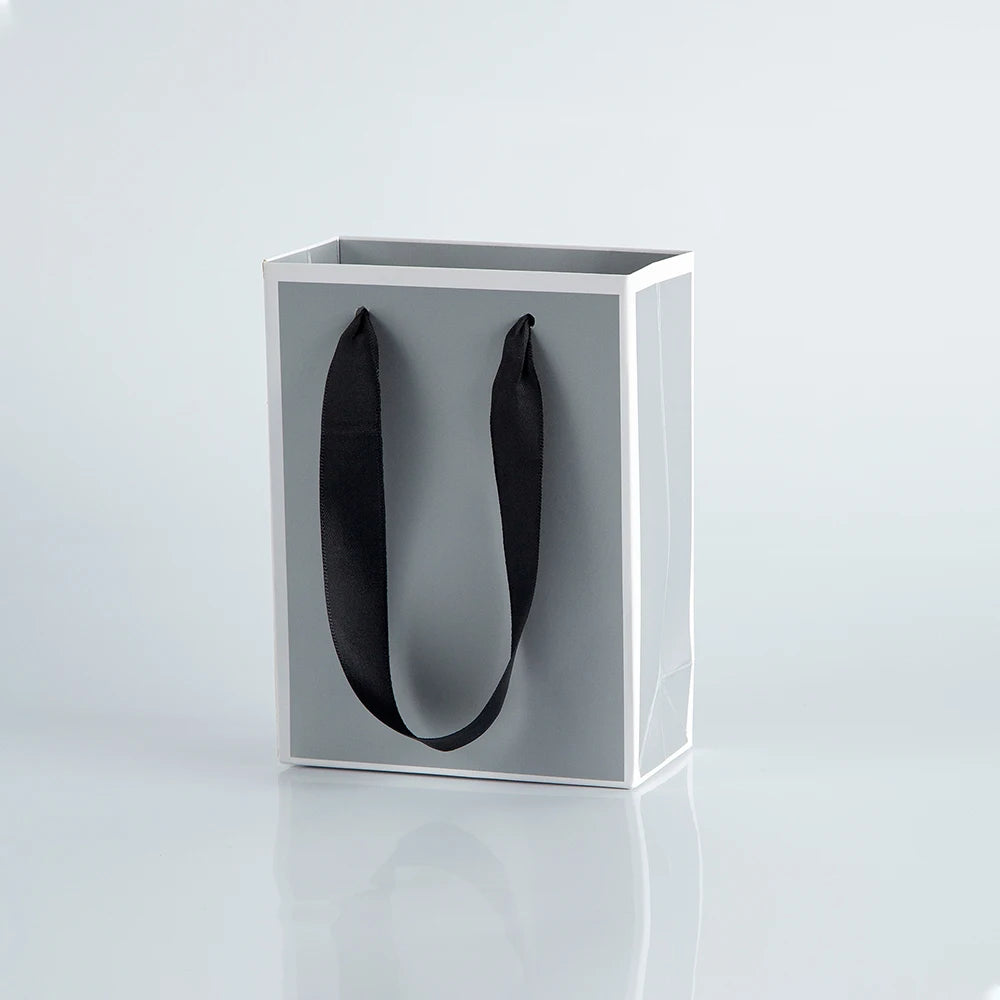 50pcs Custom Logo Luxury Retail Boutique Shopping Tote Bag White Black Kraft Gift Paper Bags For Perfume Shoes Clothes Packaging