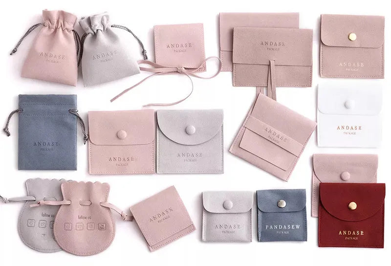 50 Jewelry Gift Bags Custom Logo 8X8cm Yellow Microfiber Packaging Pouch For Rings Earrings Tarot Card Wedding Favors Velvet Bag