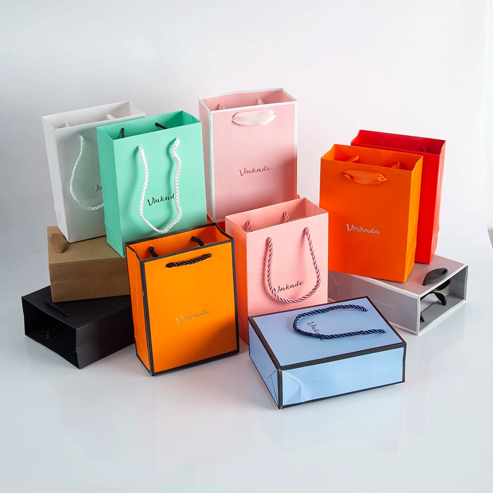 50pcs Custom Logo Luxury Retail Boutique Shopping Tote Bag White Black Kraft Gift Paper Bags For Perfume Shoes Clothes Packaging