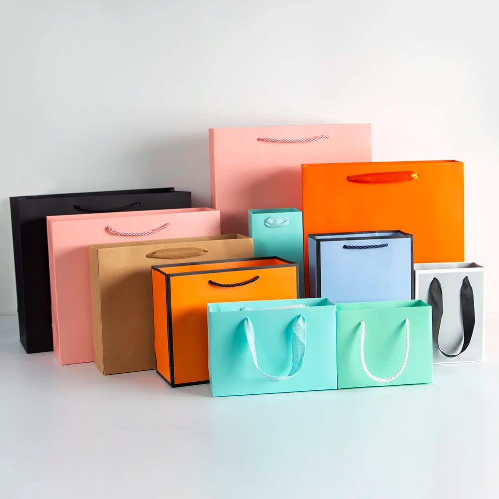 50pcs Custom Logo Luxury Retail Boutique Shopping Tote Bag White Black Kraft Gift Paper Bags For Perfume Shoes Clothes Packaging