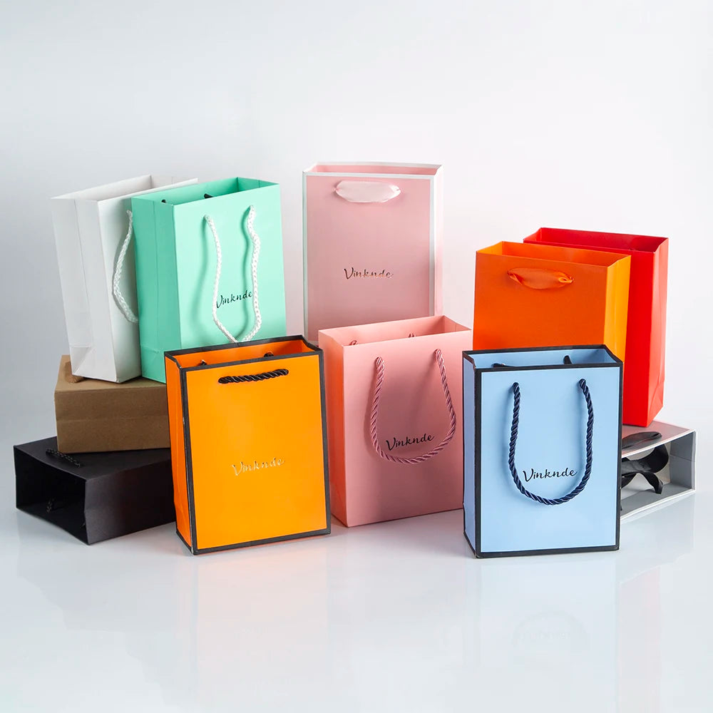 50pcs Custom Logo Luxury Retail Boutique Shopping Tote Bag White Black Kraft Gift Paper Bags For Perfume Shoes Clothes Packaging